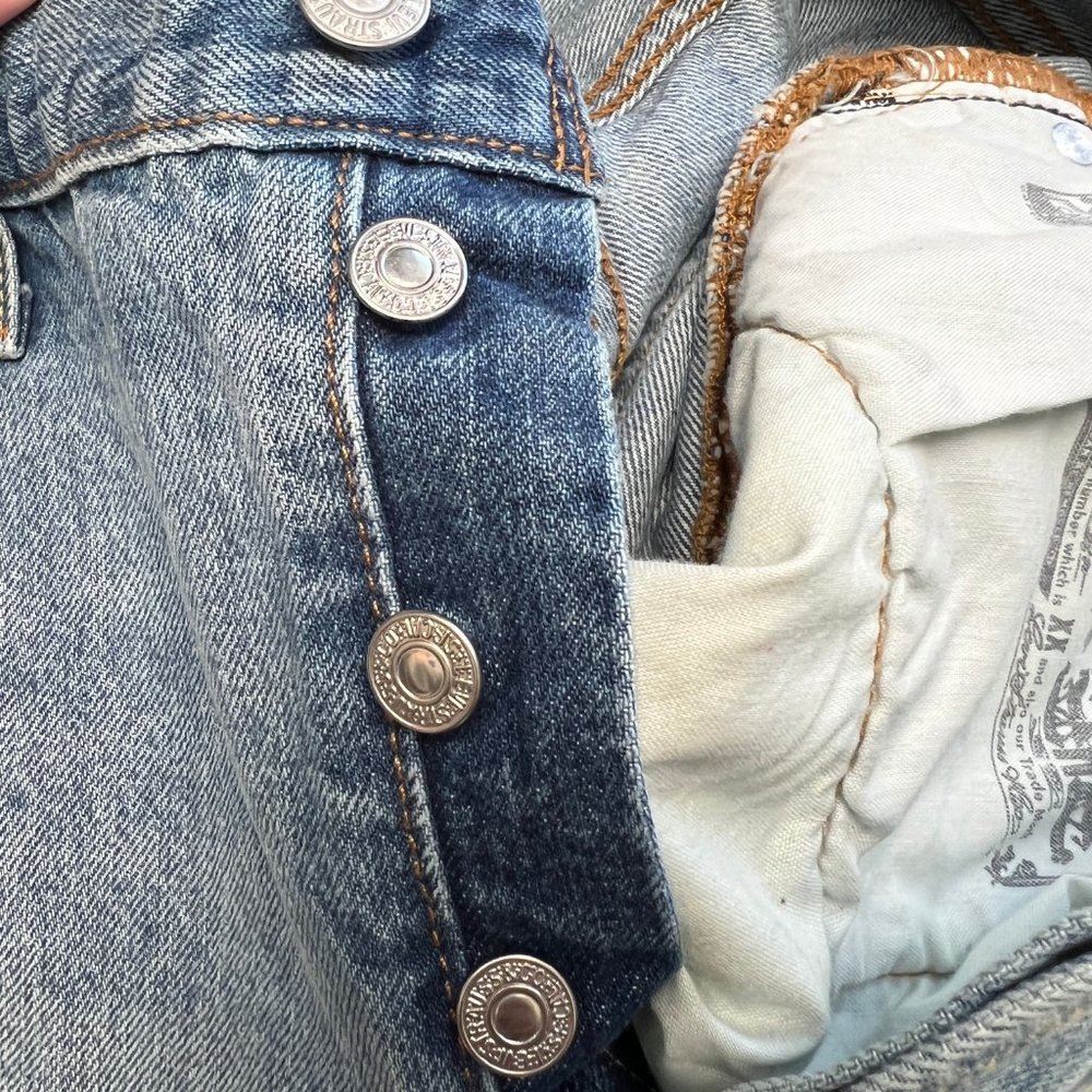 New Levi's 501 Rigid Button Fly  Denim Jean Shorts Distressed Raw Hem Relaxed 29 - Picture 6 of 11